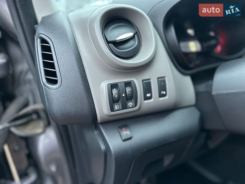 Грузопассажирский фургон Renault Trafic 2018 в Ровно