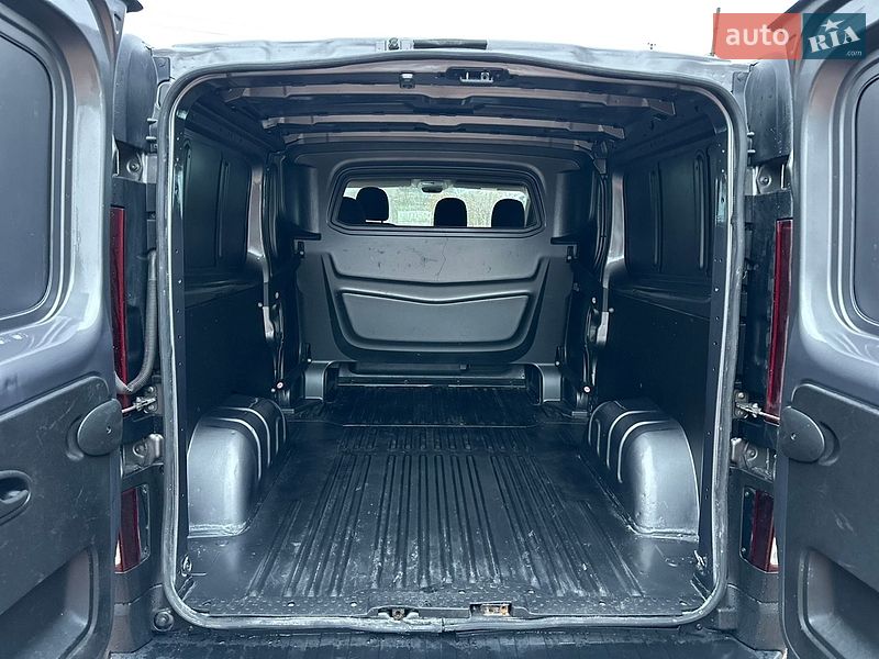 Грузопассажирский фургон Renault Trafic 2018 в Ровно