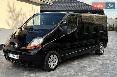 Грузовой фургон Renault Trafic 2006 в Ровно