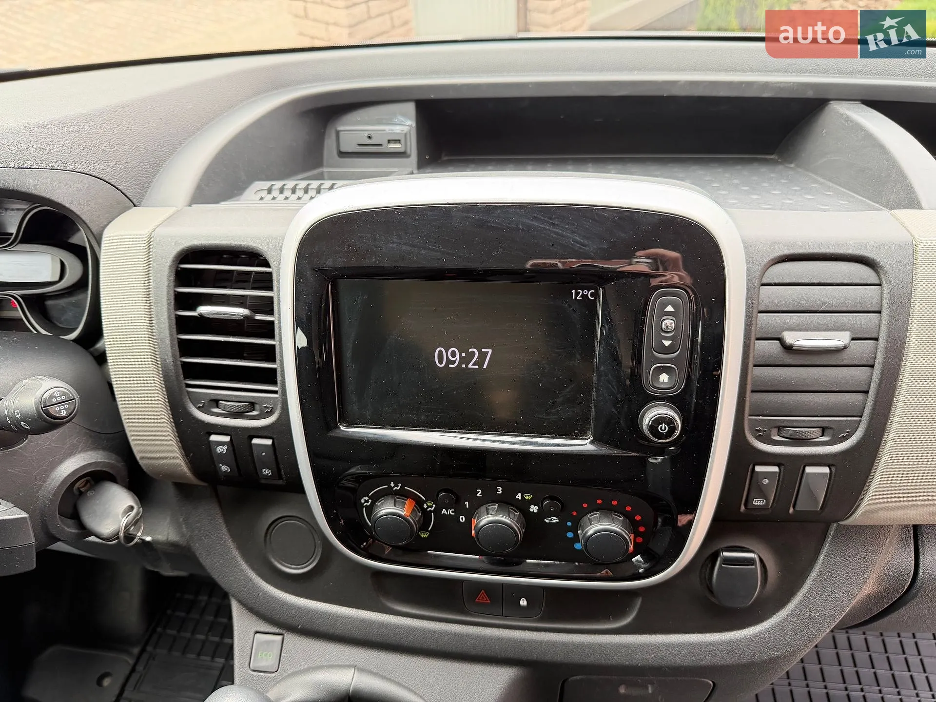 2017 Renault Trafic - мініатюра 32