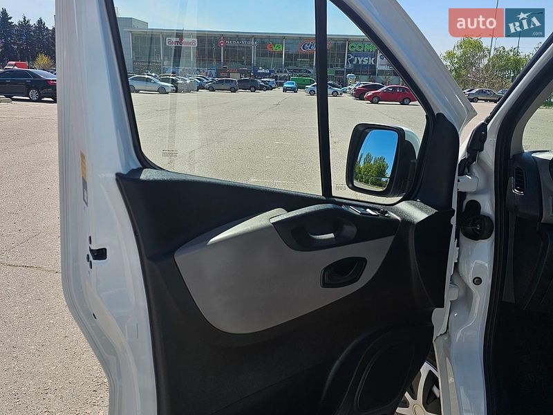 Вантажопасажирський фургон Renault Trafic 2019 в Запоріжжі