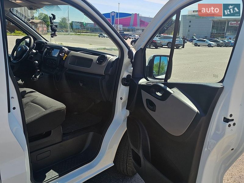 Вантажопасажирський фургон Renault Trafic 2019 в Запоріжжі