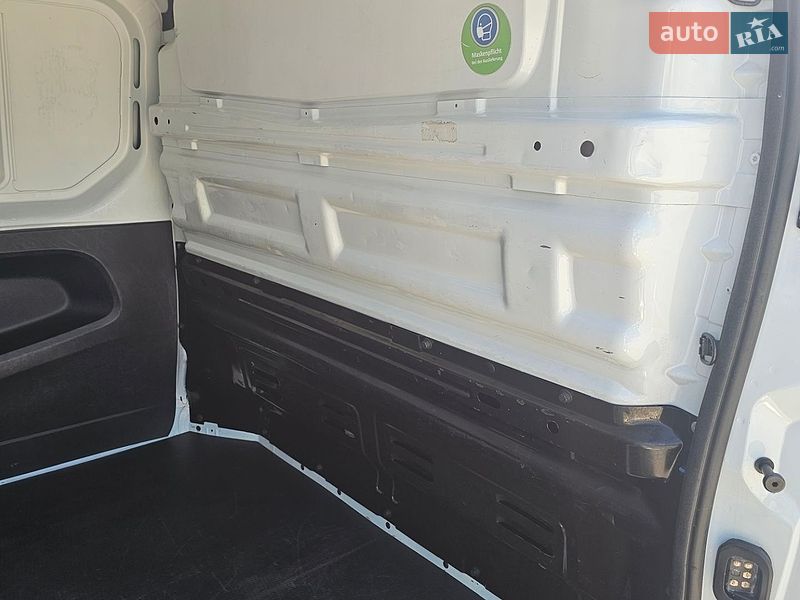 Вантажопасажирський фургон Renault Trafic 2019 в Запоріжжі