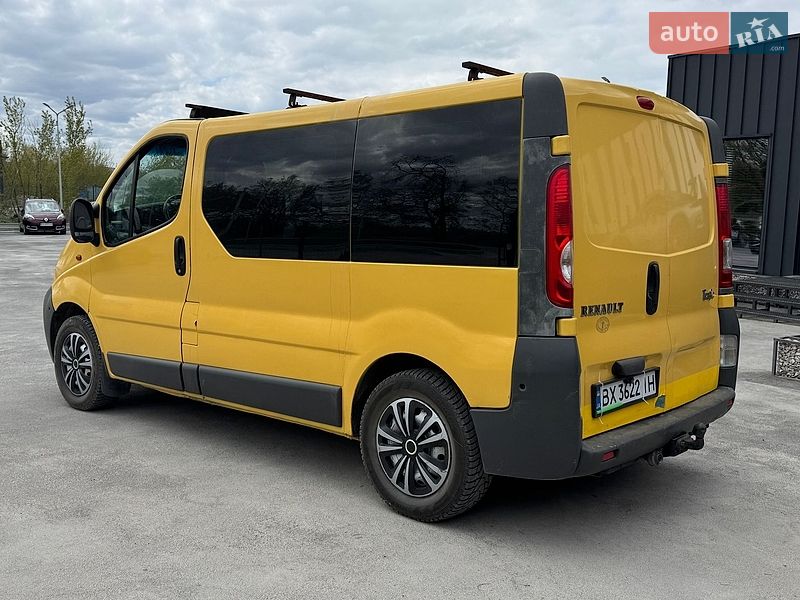 Минивэн Renault Trafic 2003 в Каменец-Подольском