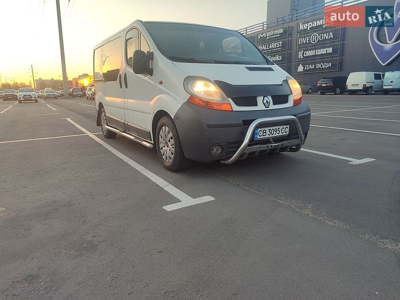 Грузовой фургон Renault Trafic 2004 в Чернигове