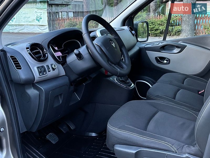 Минивэн Renault Trafic 2015 в Луцке