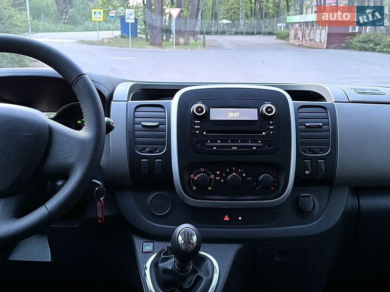 Минивэн Renault Trafic 2015 в Луцке