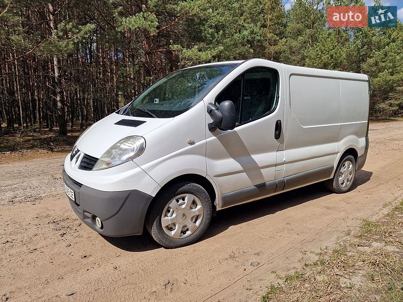 Грузовой фургон Renault Trafic 2009 в Старой Выжевке