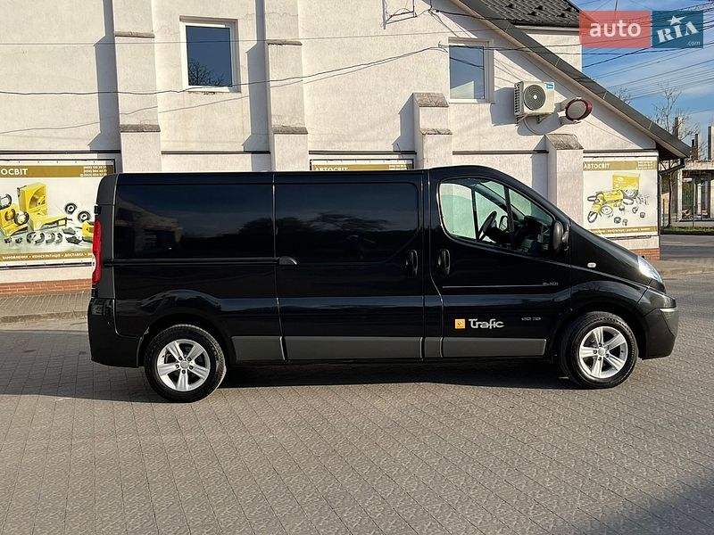 Грузовой фургон Renault Trafic 2012 в Бродах
