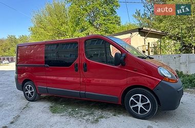 Грузопассажирский фургон Renault Trafic 2006 в Каменец-Подольском