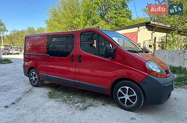 Грузопассажирский фургон Renault Trafic 2006 в Каменец-Подольском