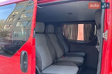 Грузопассажирский фургон Renault Trafic 2006 в Каменец-Подольском