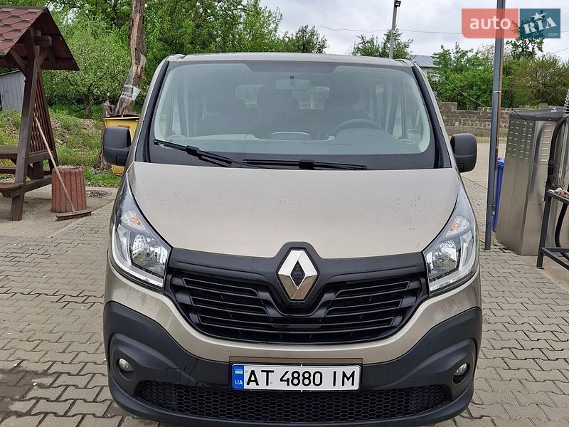 Грузопассажирский фургон Renault Trafic 2016 в Снятине