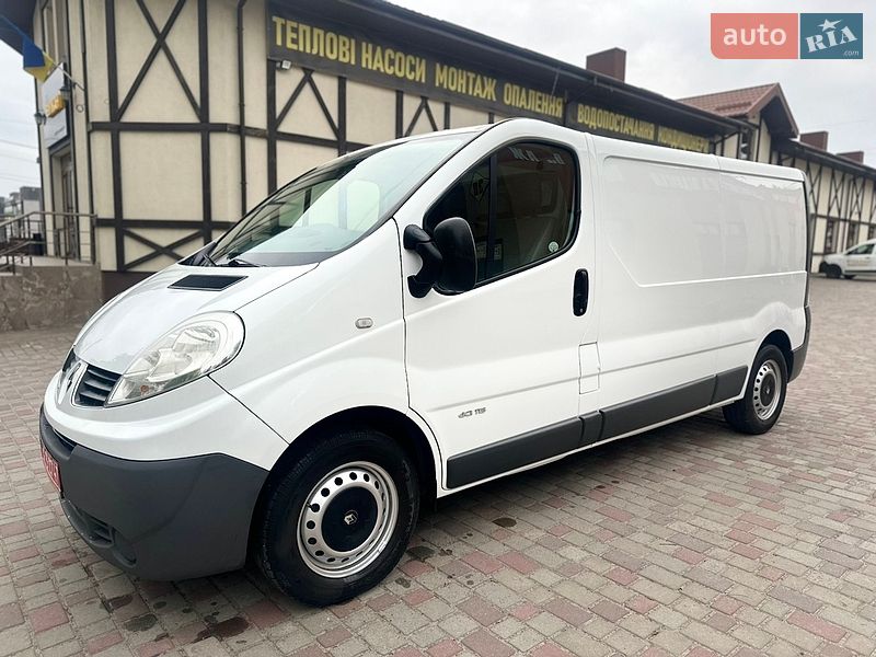 Вантажний фургон Renault Trafic 2014 в Рівному