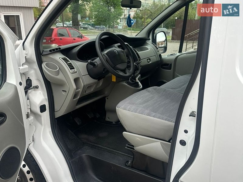 Вантажний фургон Renault Trafic 2014 в Рівному