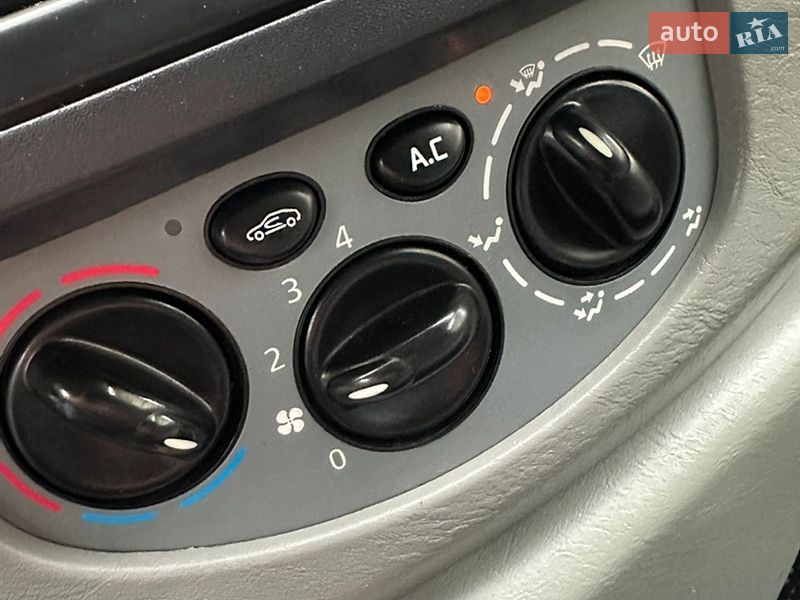 Вантажний фургон Renault Trafic 2014 в Рівному
