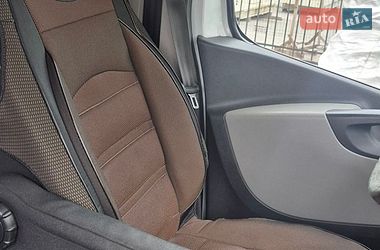Грузовой фургон Renault Trafic 2017 в Киеве
