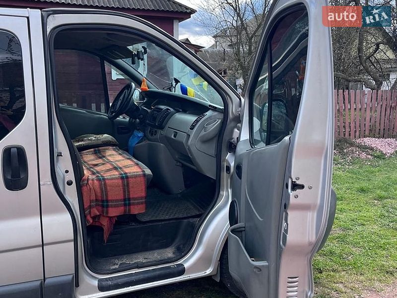 Мінівен Renault Trafic 2004 в Овручі фото 8 Мінівен Renault Trafic 2004 в Овручі