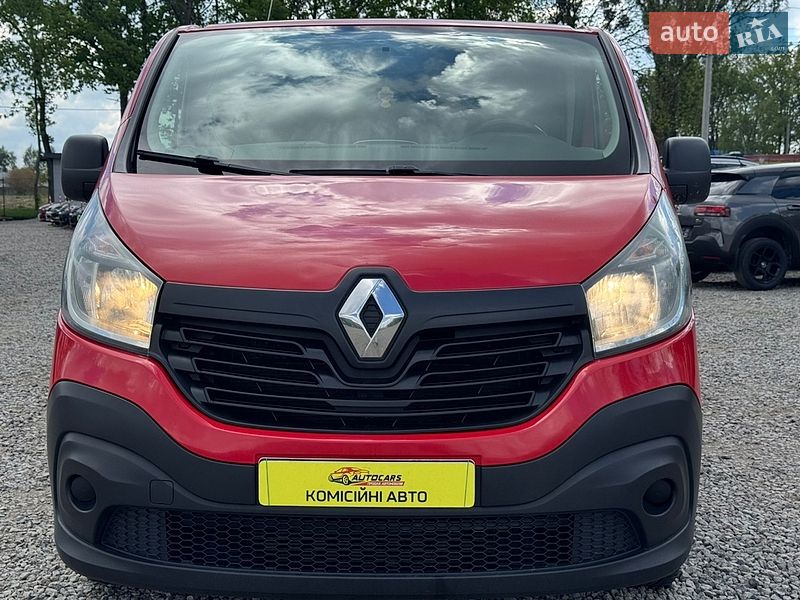Мінівен Renault Trafic 2016 в Умані