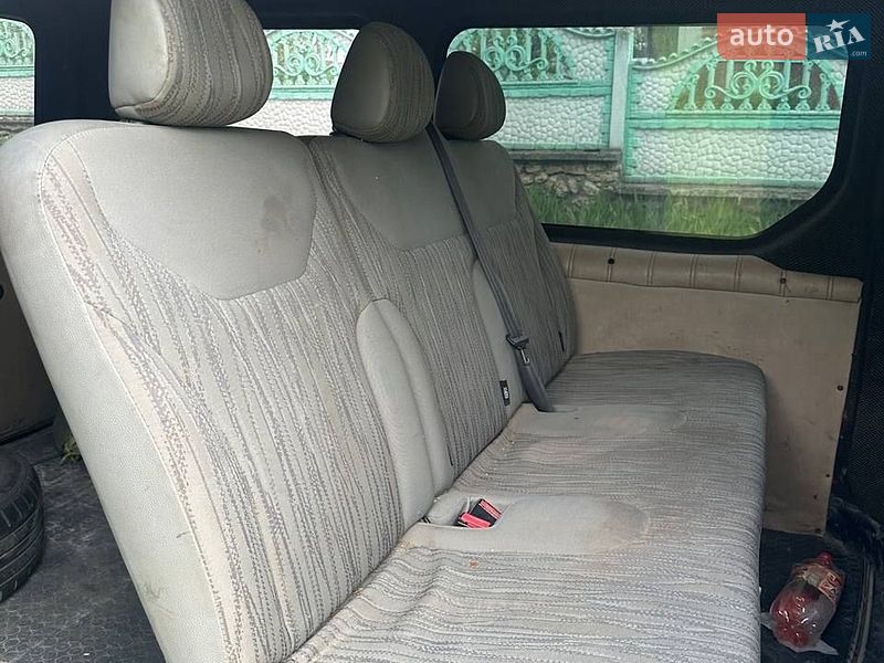 Мінівен Renault Trafic 2005 в Шумську