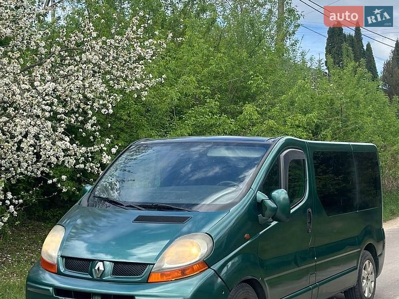 Мінівен Renault Trafic 2005 в Шумську