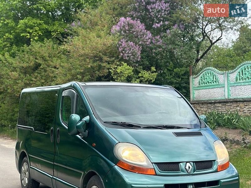 Мінівен Renault Trafic 2005 в Шумську