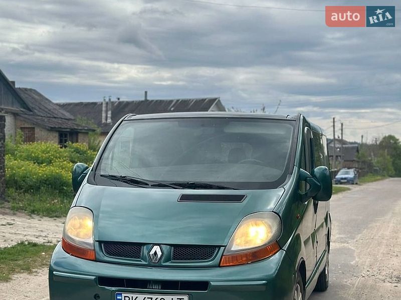 Мінівен Renault Trafic 2005 в Шумську