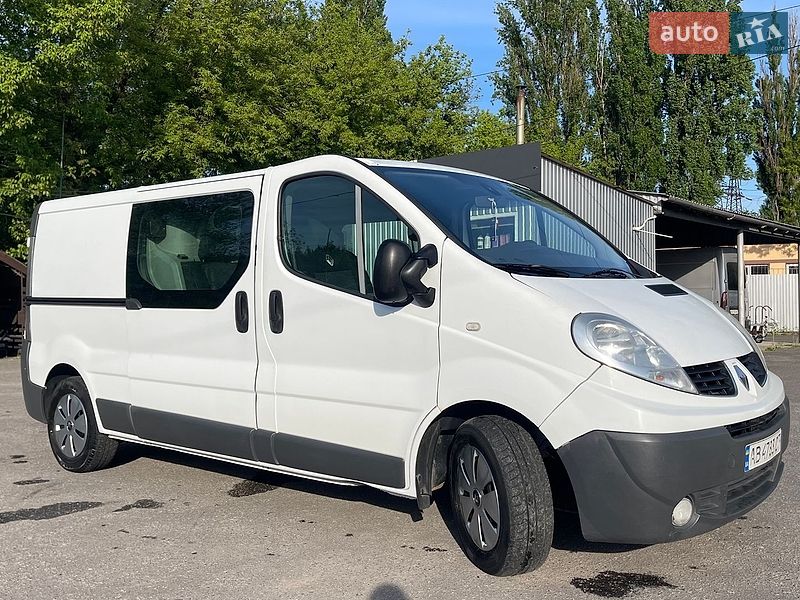 Вантажопасажирський фургон Renault Trafic 2012 в Вінниці