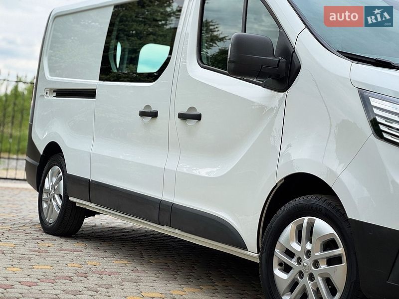 Вантажний фургон Renault Trafic 2023 в Дрогобичі
