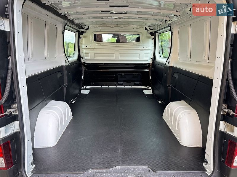 Вантажний фургон Renault Trafic 2023 в Дрогобичі