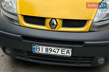 Вантажний фургон Renault Trafic 2005 в Полтаві