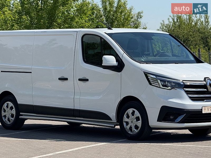 Вантажний фургон Renault Trafic 2022 в Дубні