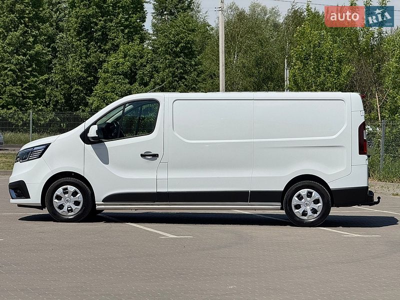 Вантажний фургон Renault Trafic 2022 в Дубні