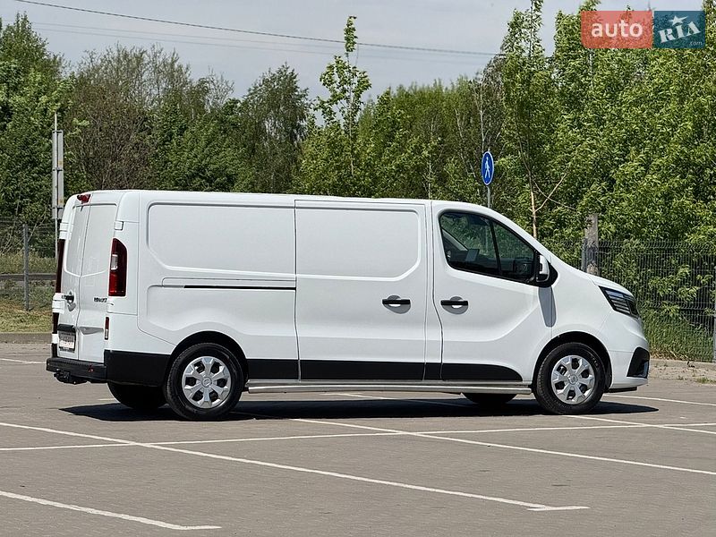 Вантажний фургон Renault Trafic 2022 в Дубні