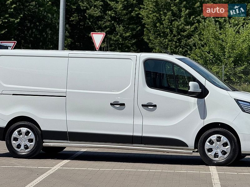 Вантажний фургон Renault Trafic 2022 в Дубні