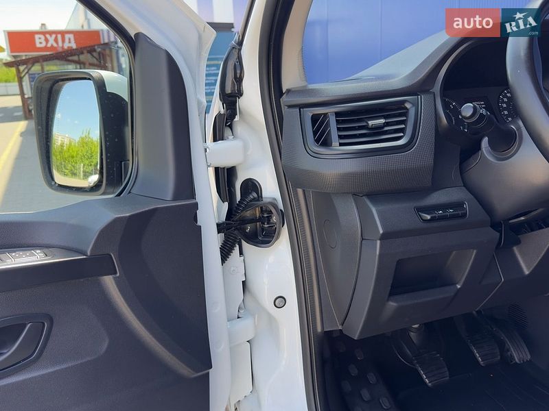 Вантажний фургон Renault Trafic 2022 в Дубні