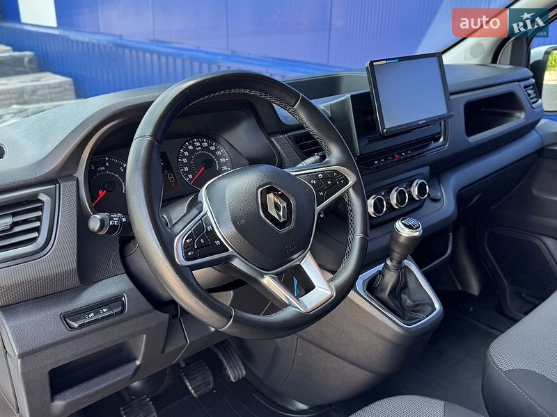 Вантажний фургон Renault Trafic 2022 в Дубні