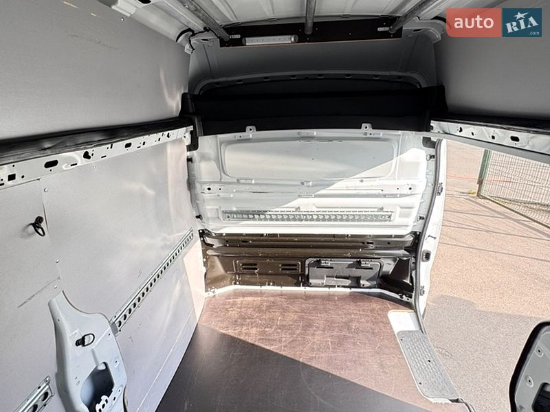 Вантажний фургон Renault Trafic 2021 в Києві