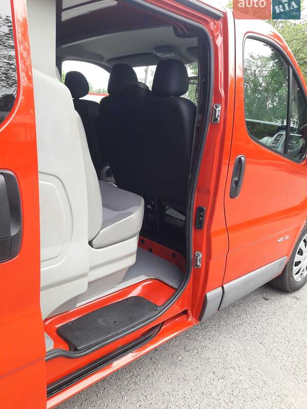 Вантажопасажирський фургон Renault Trafic 2012 в Смілі