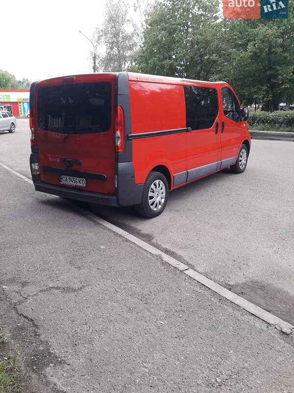 Вантажопасажирський фургон Renault Trafic 2012 в Смілі