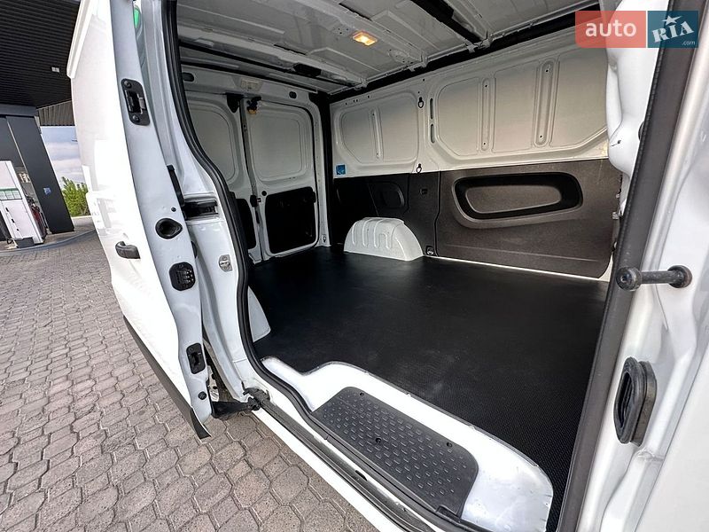 Грузовой фургон Renault Trafic 2022 в Киеве