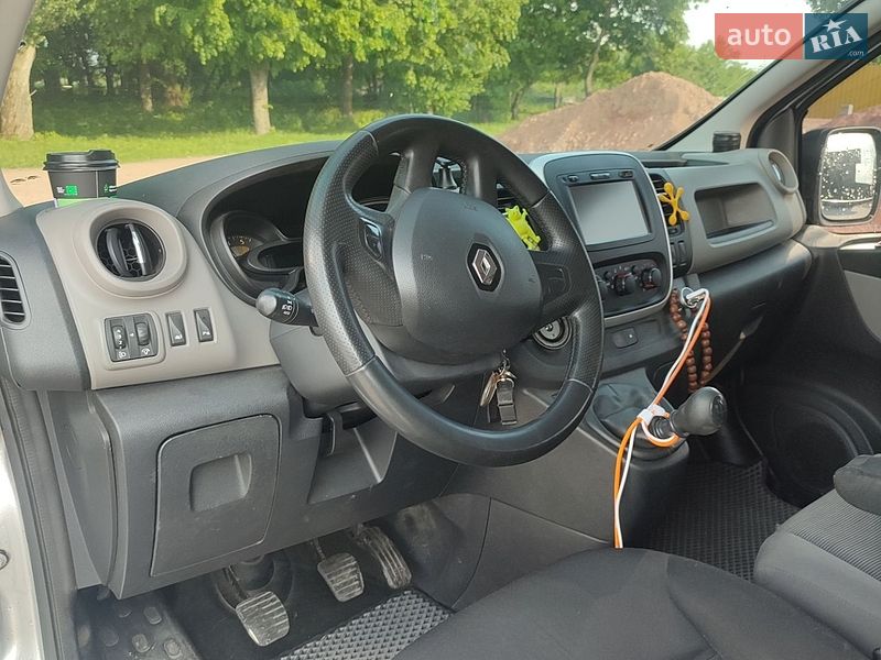 Минивэн Renault Trafic 2015 в Киеве фото 3 Минивэн Renault Trafic 2015 в Киеве