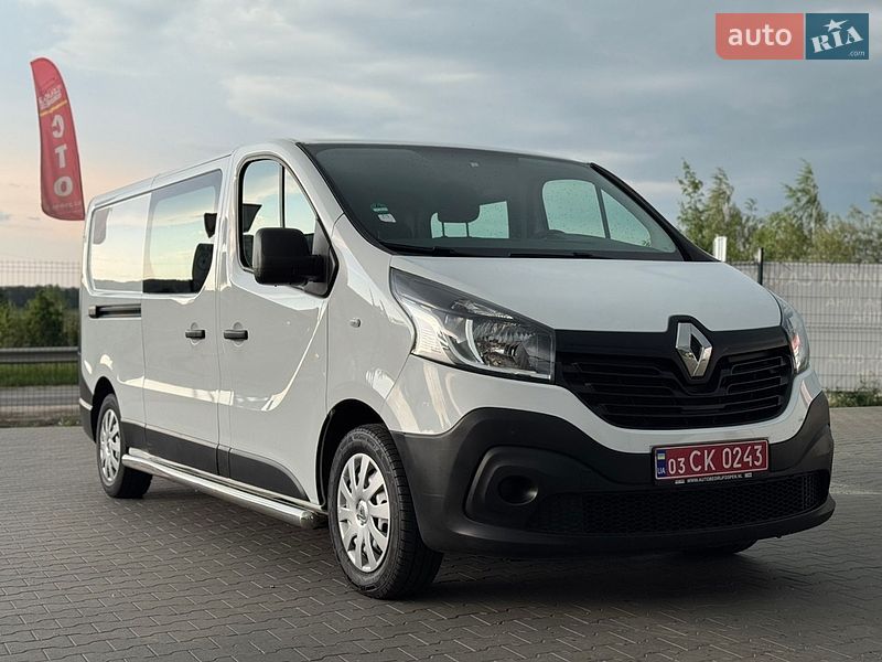 Грузопассажирский фургон Renault Trafic 2017 в Буче