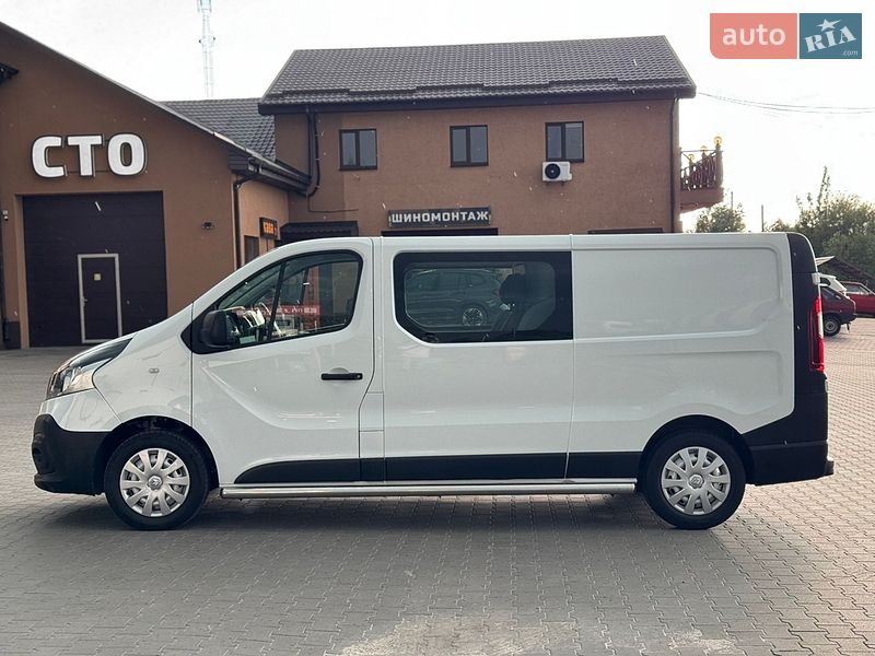 Грузопассажирский фургон Renault Trafic 2017 в Буче