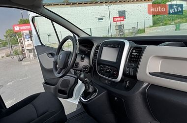 Грузопассажирский фургон Renault Trafic 2017 в Буче