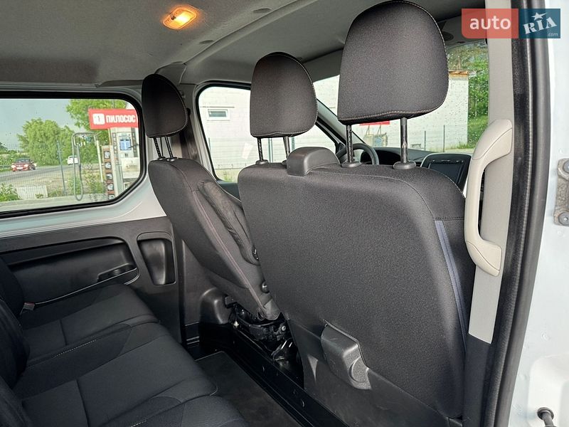 Грузопассажирский фургон Renault Trafic 2017 в Буче