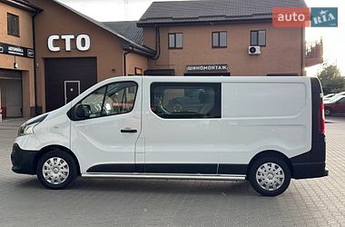 Грузопассажирский фургон Renault Trafic 2017 в Буче