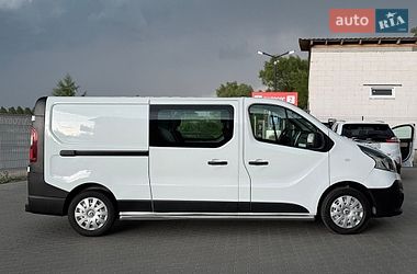 Грузопассажирский фургон Renault Trafic 2017 в Буче