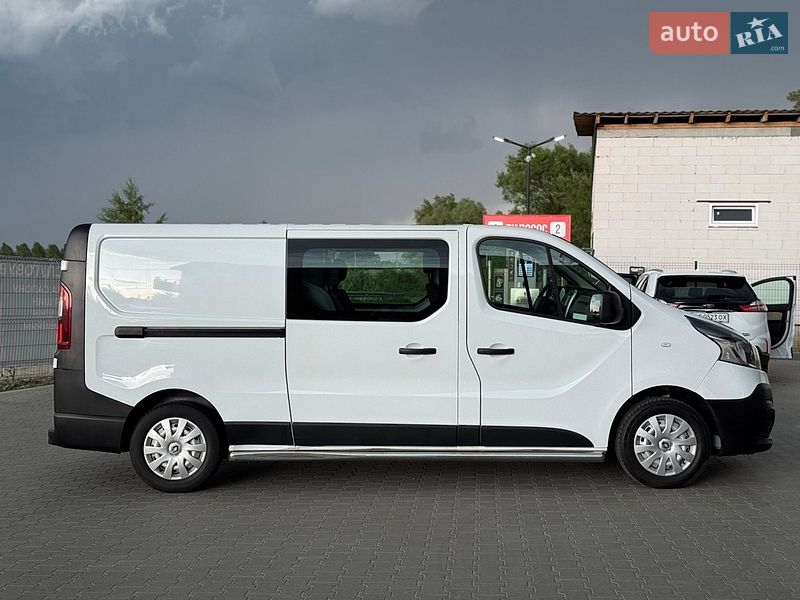 Грузопассажирский фургон Renault Trafic 2017 в Буче
