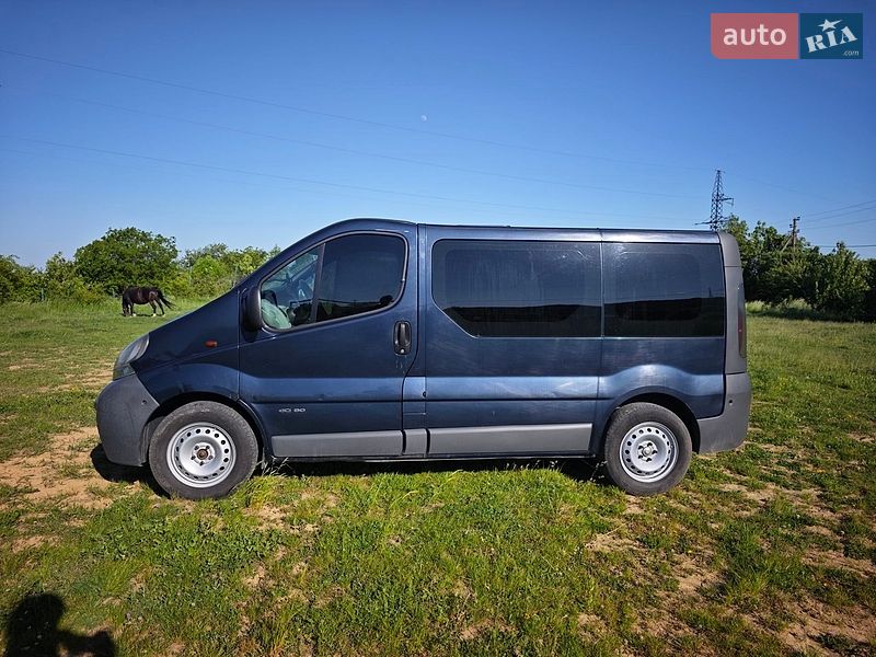 Мінівен Renault Trafic 2003 в Чернівцях